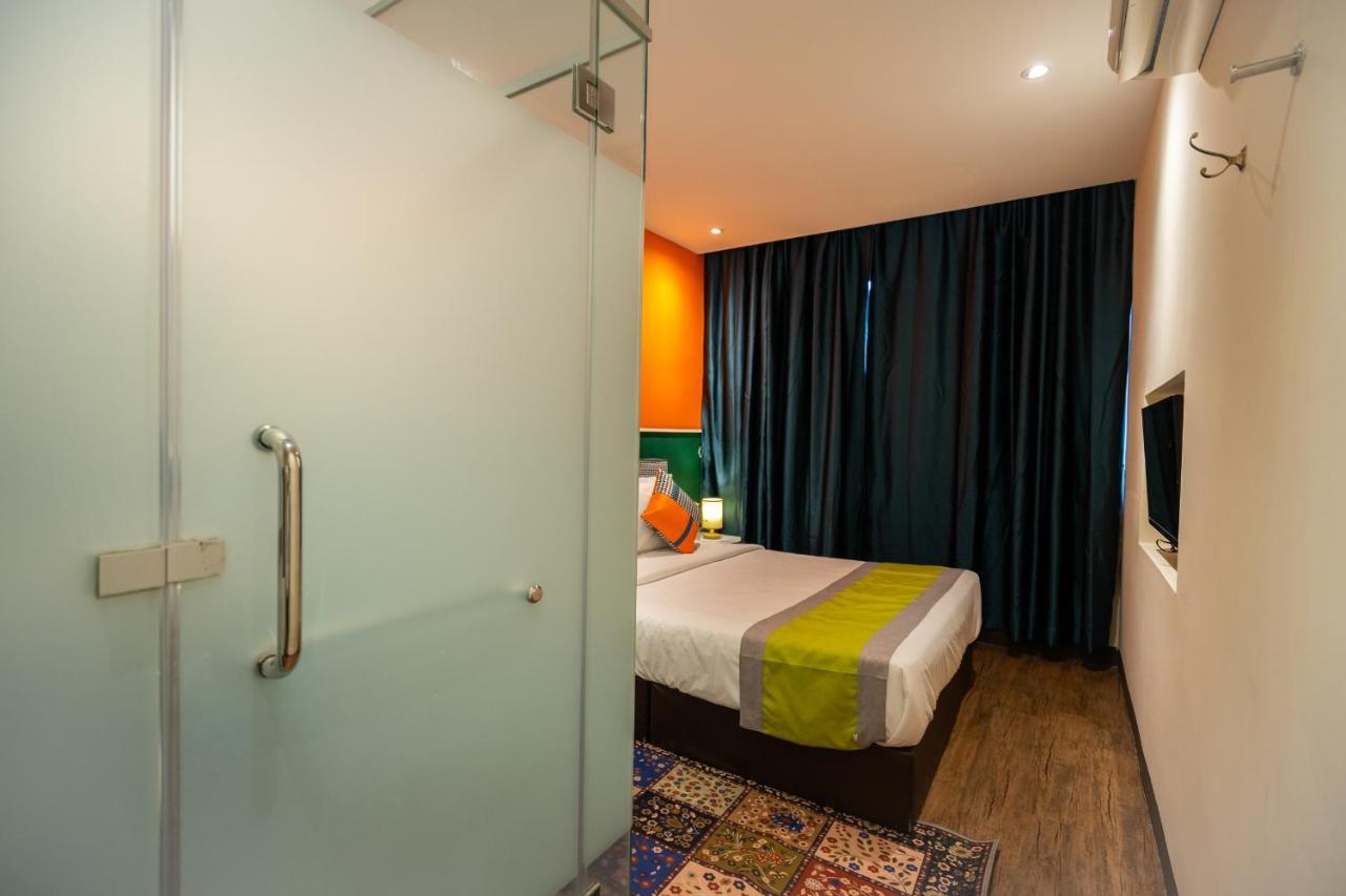Link Hotel George Town Exterior foto